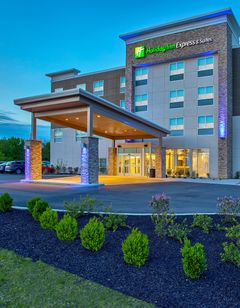 Holiday Inn Express & Suites Versailles