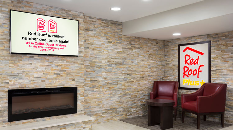 Red Roof PLUS+ Birmingham East-Irondale Lobby