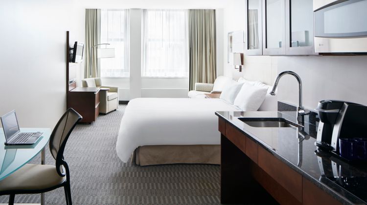 Club Quarters Hotel, Wacker at Michigan Suite
