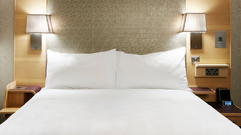 <b>Club Quarters Lincoln's Inn Fields Room</b>. Images powered by <a href="https://www.leonardoworldwide.com/" title="Leonardo Worldwide" target="_blank">Leonardo</a>.