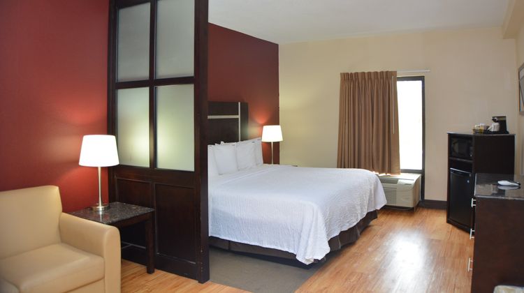 Red Roof PLUS & Suites Chattanooga Room