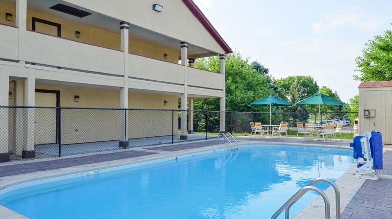 <b>Red Roof Inn Indianapolis - Greenwood Pool</b>. Images powered by <a href="https://www.leonardoworldwide.com/" title="Leonardo Worldwide" target="_blank">Leonardo</a>.