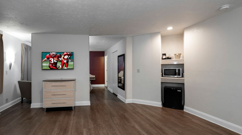 <b>Red Roof Inn Indianapolis - Greenwood Suite</b>. Images powered by <a href="https://www.leonardoworldwide.com/" title="Leonardo Worldwide" target="_blank">Leonardo</a>.
