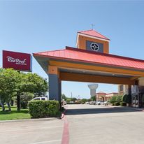 Red Roof PLUS+ Dallas - Addison