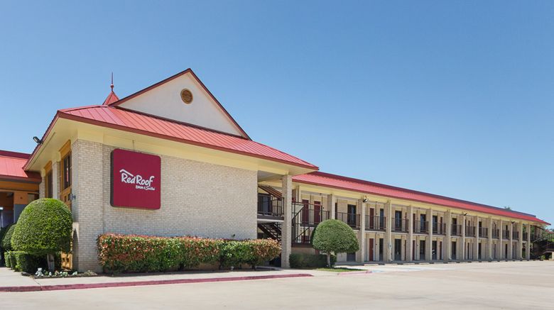 <b>Red Roof PLUS+ Dallas - Addison Exterior</b>. Images powered by <a href="https://www.leonardoworldwide.com/" title="Leonardo Worldwide" target="_blank">Leonardo</a>.