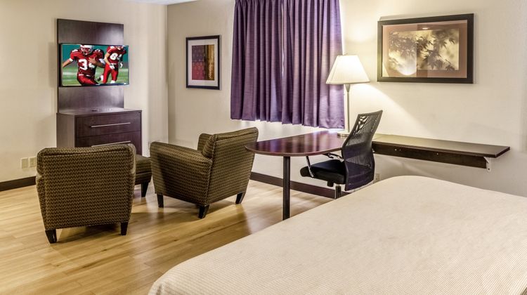 Red Roof Inn Columbus - Taylorsville/Edi Suite