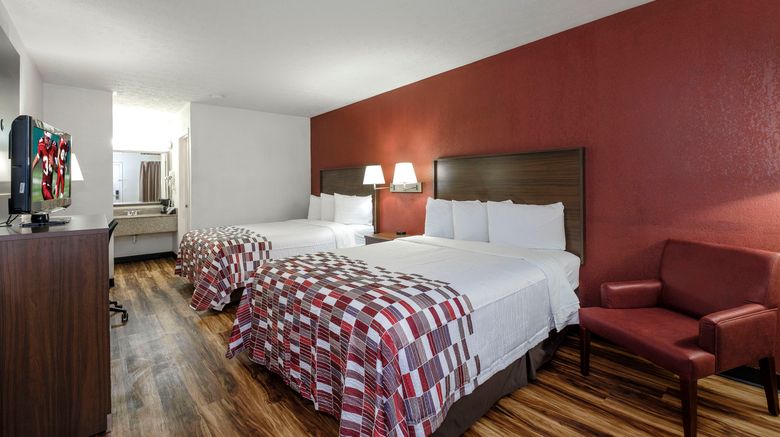 <b>Red Roof Inn Edgewood Room</b>. Images powered by <a href="https://www.leonardoworldwide.com/" title="Leonardo Worldwide" target="_blank">Leonardo</a>.