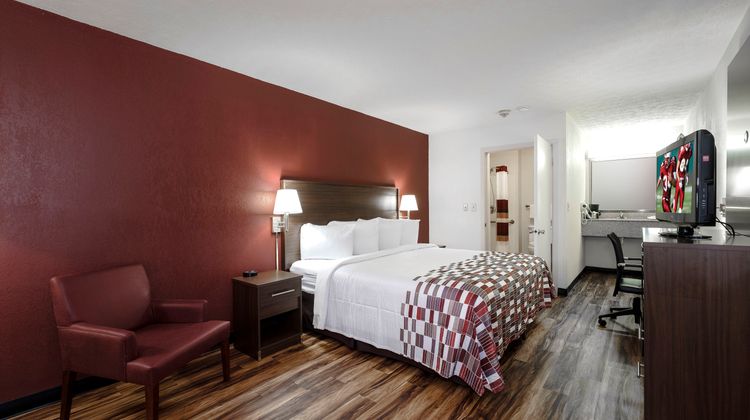 Red Roof Inn Edgewood Room