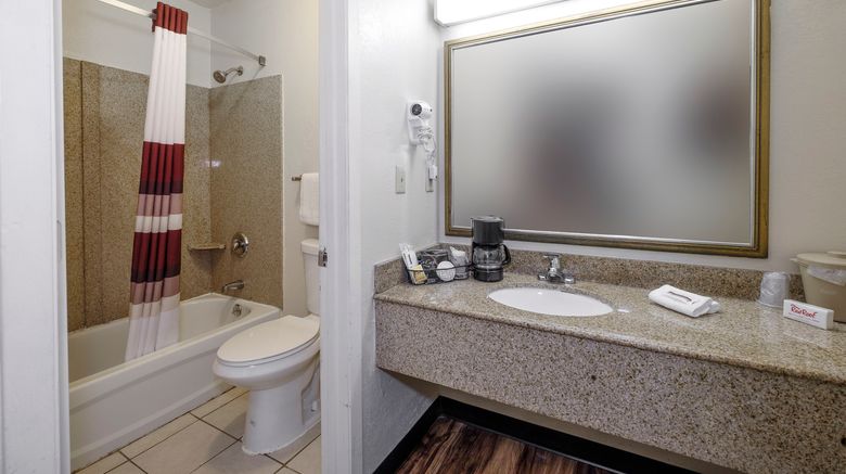 <b>Red Roof Inn Edgewood Room</b>. Images powered by <a href="https://www.leonardoworldwide.com/" title="Leonardo Worldwide" target="_blank">Leonardo</a>.