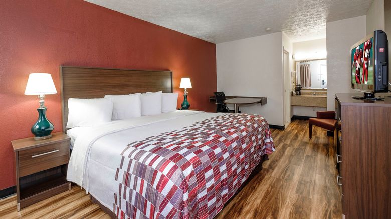 <b>Red Roof Inn Edgewood Room</b>. Images powered by <a href="https://www.leonardoworldwide.com/" title="Leonardo Worldwide" target="_blank">Leonardo</a>.