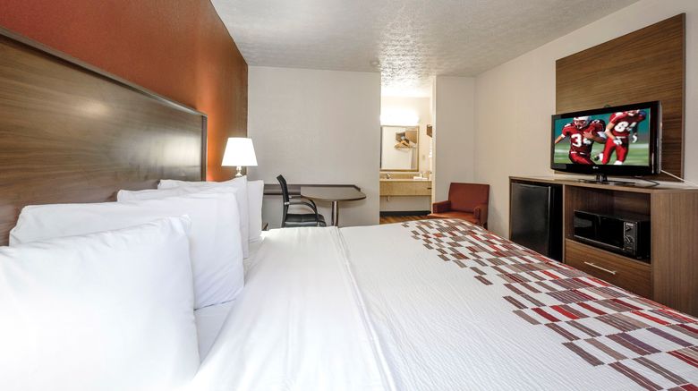 <b>Red Roof Inn Edgewood Room</b>. Images powered by <a href="https://www.leonardoworldwide.com/" title="Leonardo Worldwide" target="_blank">Leonardo</a>.