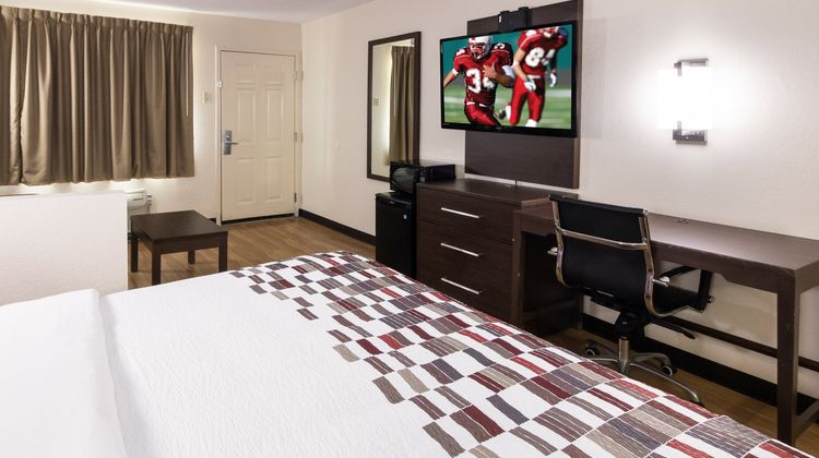 Red Roof Inn & Suites Commerce - Athens Suite