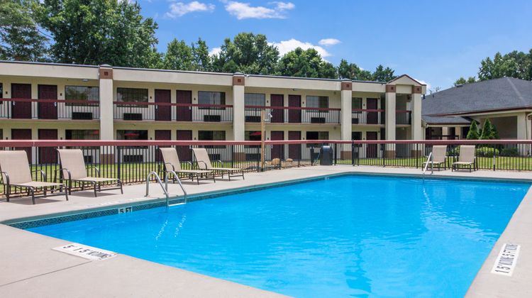 Red Roof Inn & Suites Commerce - Athens Pool