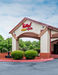 Red Roof PLUS & Suites Opelika