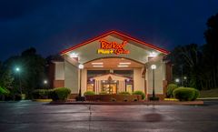 Red Roof PLUS & Suites Opelika