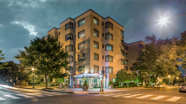 Capitol Hill Hotel Exterior