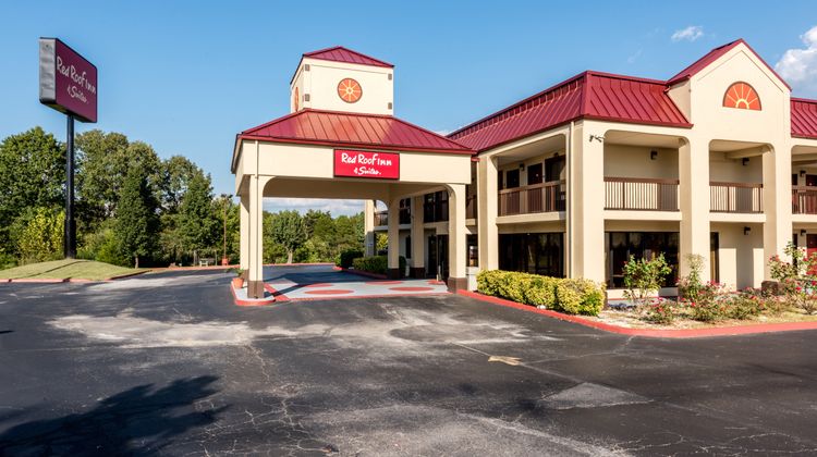 Red Roof Inn & Suites Clinton, TN Exterior