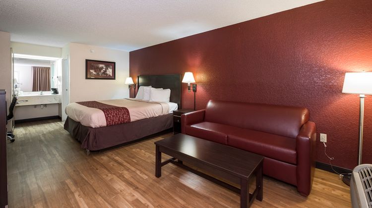 Red Roof Inn Kingsland Room