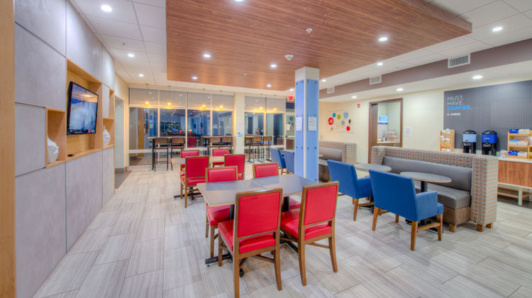 Holiday Inn Express & Suites Remington Restaurant