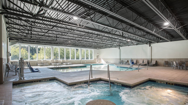 Holiday Inn Express & Suites Ludington Pool