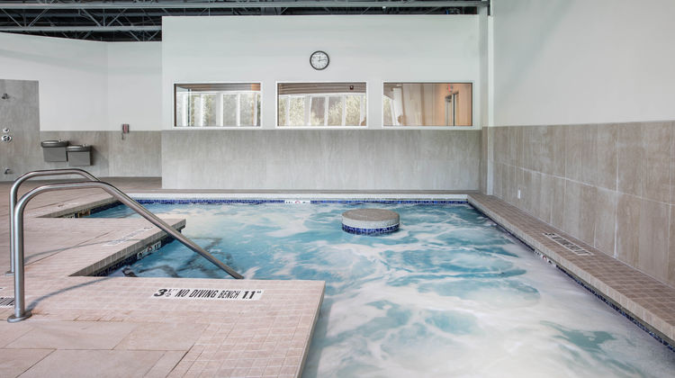 Holiday Inn Express & Suites Ludington Pool
