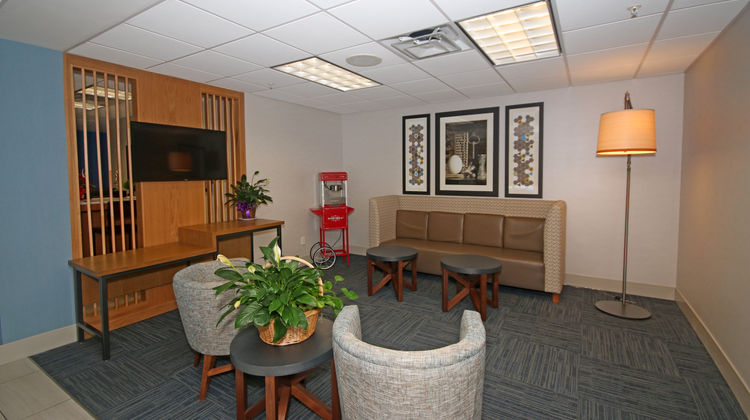 Holiday Inn Express Troutville - Roanoke Lobby
