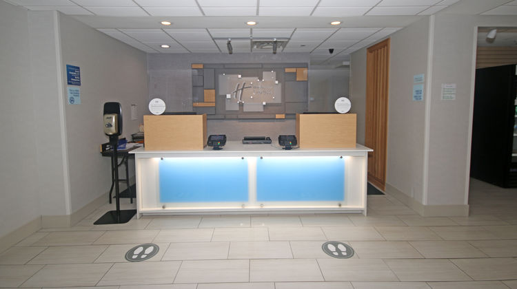 Holiday Inn Express Troutville - Roanoke Lobby