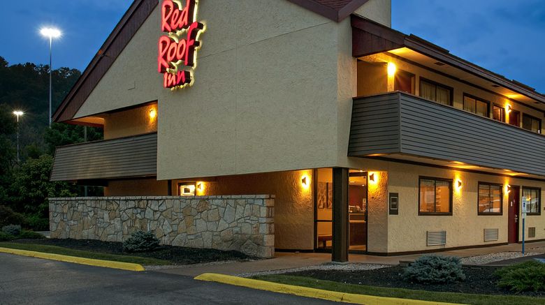 <b>Red Roof Inn Charleston-Kanawha City, WV Exterior</b>. Images powered by <a href="https://www.leonardoworldwide.com/" title="Leonardo Worldwide" target="_blank">Leonardo</a>.