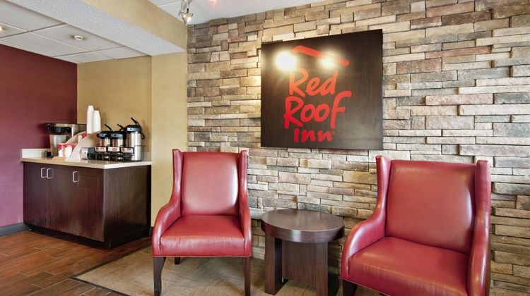 Red Roof Inn Charleston-Kanawha City, WV Lobby