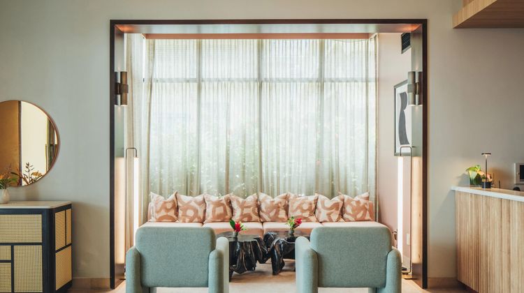 Hotel Renew Lobby