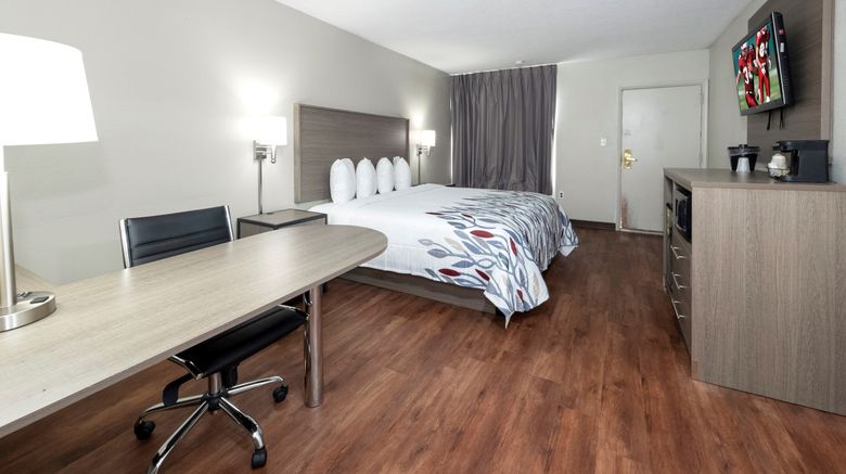 <b>Red Roof Inn Petersburg-Fort Lee Room</b>. Images powered by <a href="https://www.leonardoworldwide.com/" title="Leonardo Worldwide" target="_blank">Leonardo</a>.