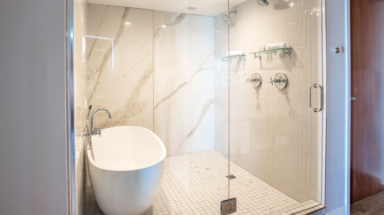 <b>Delamar Traverse City Room</b>. Images powered by <a href="https://www.leonardoworldwide.com/" title="Leonardo Worldwide" target="_blank">Leonardo</a>.