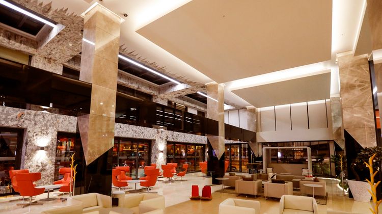 Holiday Inn Kayseri Duvenonu Lobby