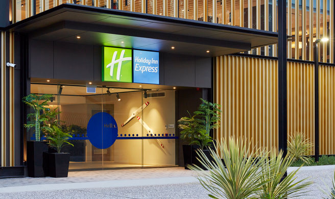 Holiday Inn Express Sydney Airport Exterior