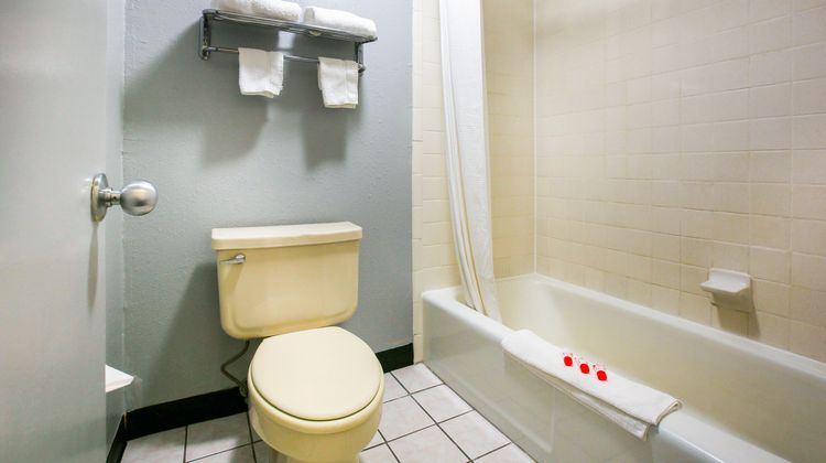 OYO Hotel Texarkana North Heights AR Hwy Room