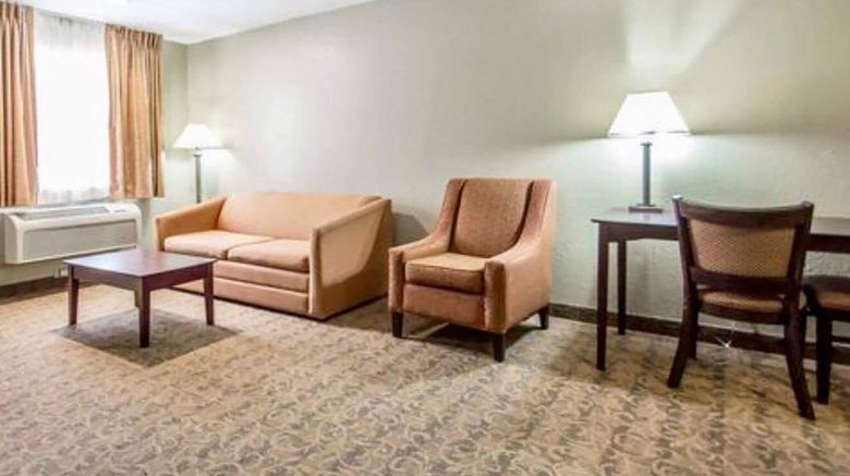 <b>OYO Hotel Dundee By Crystal Lake Room</b>. Images powered by <a href="https://www.leonardoworldwide.com/" title="Leonardo Worldwide" target="_blank">Leonardo</a>.