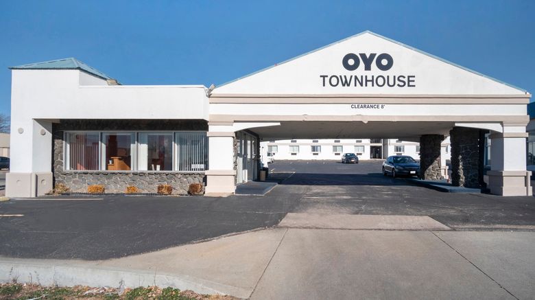 OYO Townhouse Dodge City KS Exterior. Images powered by <a href="https://www.leonardoworldwide.com" target="_blank" rel="noopener">Leonardo</a>.