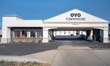 OYO Townhouse Dodge City KS