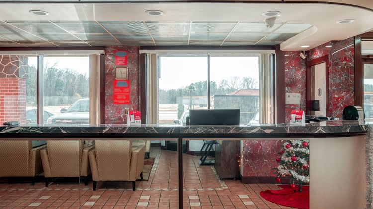 OYO Hotel Wade Fayetteville I-95 Lobby