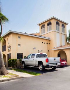 OYO Waterfront Hotel- Cape Coral/Fort My