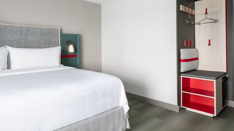 avid hotel Roseville-Minneapolis North Room