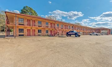 OYO Hotel Jefferson TX Hwy 59