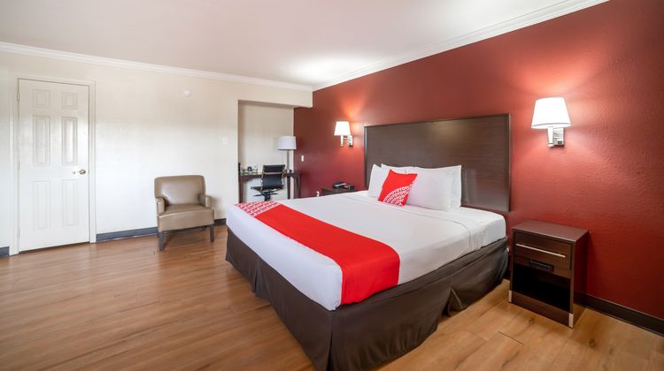 OYO Hotel McAllen Airport South Room