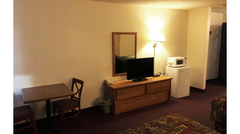 <b>OYO Hotel Shelby MT Hwy 2 & I-15 Room</b>. Images powered by <a href="https://www.leonardoworldwide.com/" title="Leonardo Worldwide" target="_blank">Leonardo</a>.