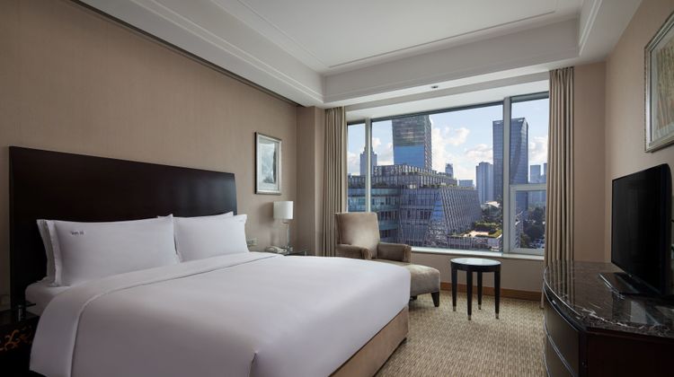 Holiday Inn Century City-EastTower Suite