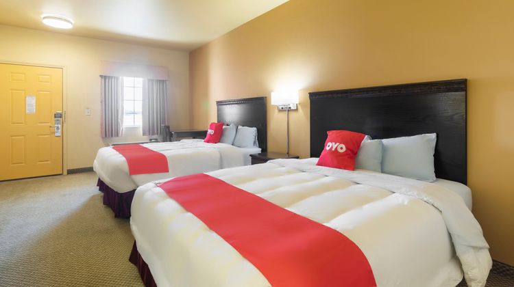 OYO Hotel Valley View TX U.S. 77 Room