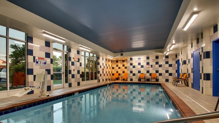 Holiday Inn Georgetown/Lexington Pool