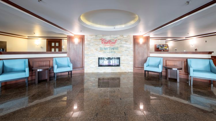 Red Roof Inn Suites Wilmington Lobby