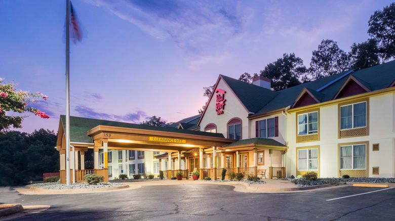 <b>Red Roof Inn & Suites Stafford, VA - Qua Exterior</b>. Images powered by <a href="https://www.leonardoworldwide.com/" title="Leonardo Worldwide" target="_blank">Leonardo</a>.