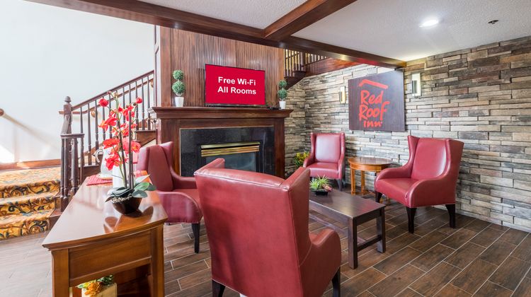 Red Roof Inn & Suites Stafford, VA - Qua Lobby
